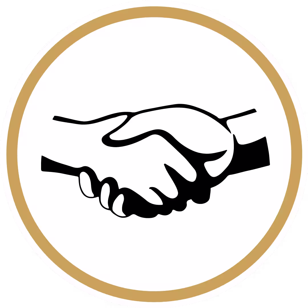 étiquettes blanche nos collaborations aux couleurs de Coucou noir, blanche et or. Elle représente les contours d'une poignée de main entre et renvoie à l'importance du travail collaboratif pour Coucou,.